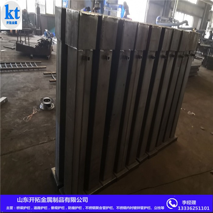 Q235钢板桥梁防撞护栏 可定制防撞护栏 现货防撞护栏 来厂洽谈