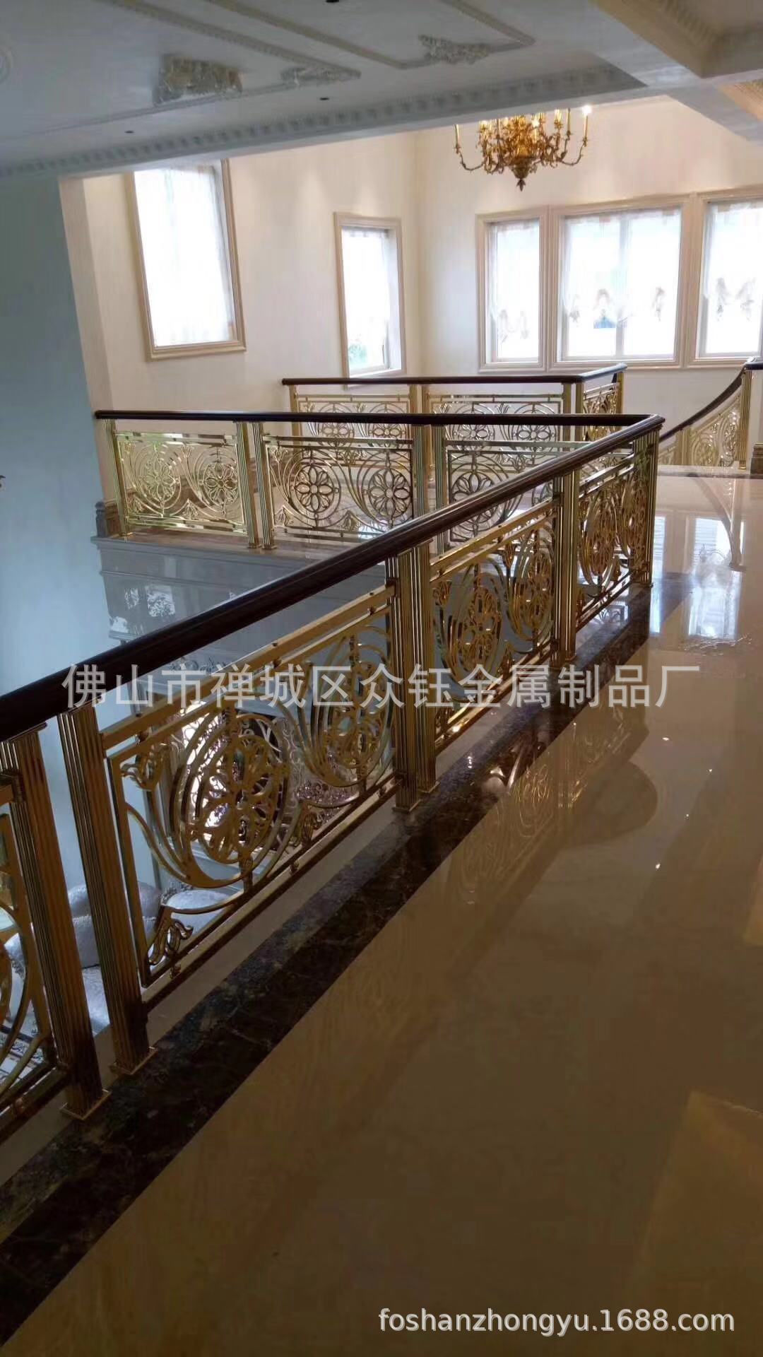 别墅楼梯豪装实心铝雕花金色护栏 室内旋转楼梯铝艺金色楼梯护栏示例图12