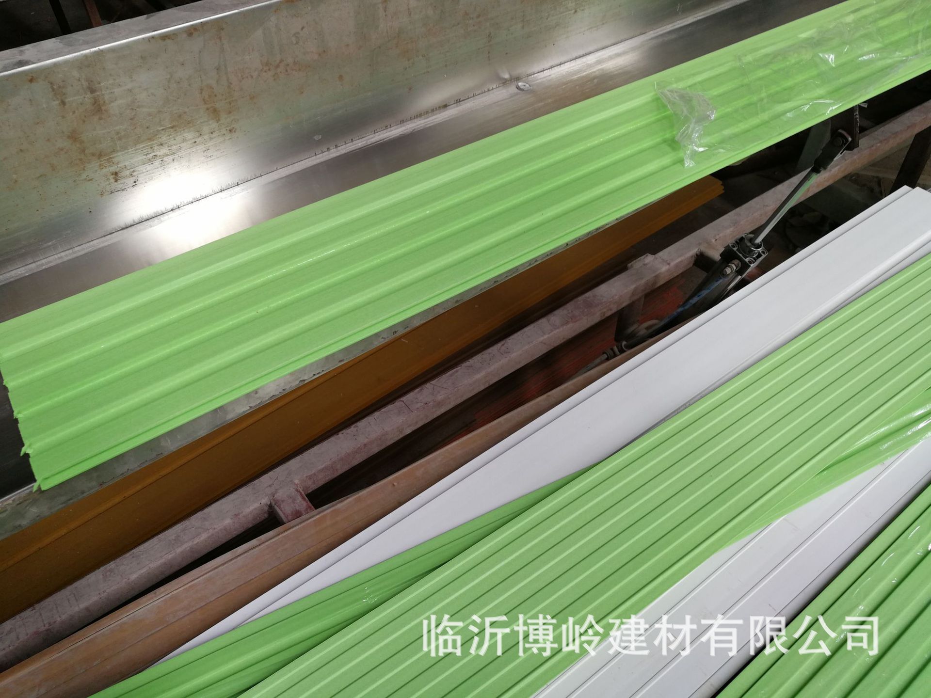 厂家直销 200圆槽集成墙板 生态木墙裙 防潮阻燃 室内护墙板示例图8