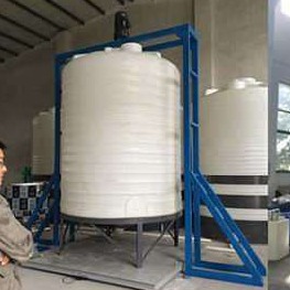 湘潭售卖50吨食品级塑胶水箱 草酸溶液储罐批发 环保回用水罐图片