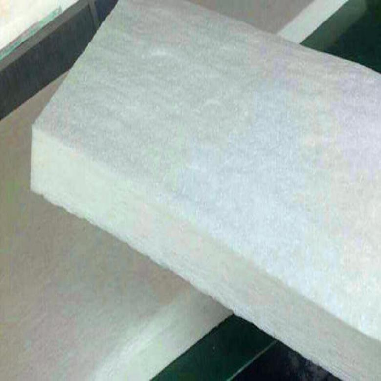 乌鲁木齐硅酸铝针刺毯厂家 5公分厚硅酸铝纤维毡加工厂订货