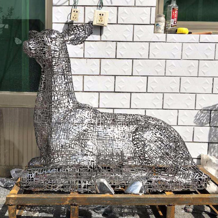 不锈钢镂空鹿雕塑 字体拼接镂空鹿雕塑 不锈钢镂空雕塑 唐韵园林图片
