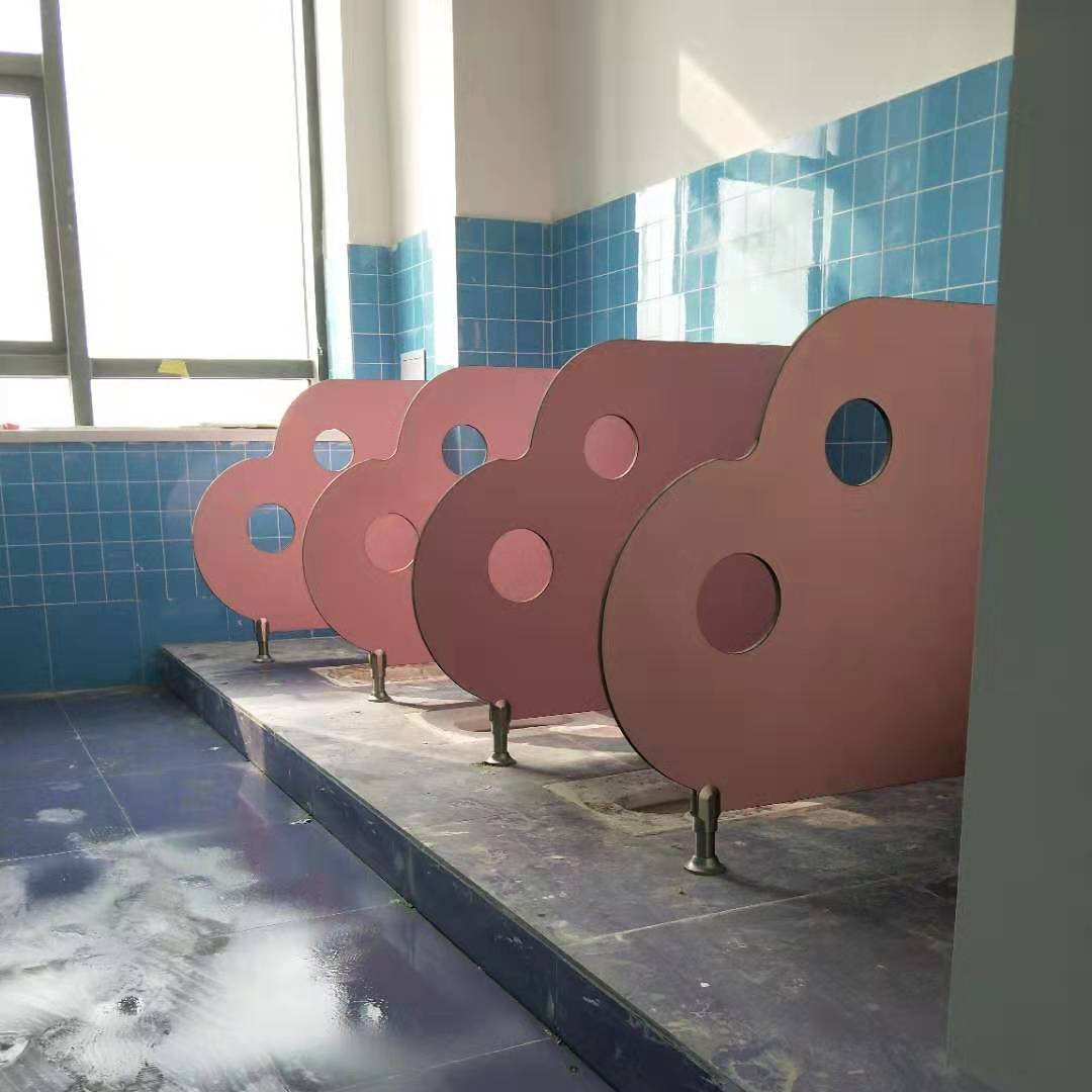 公共厕所隔断板材 二代抗倍特价格  淋浴间PVC板材厂家 德州卫生间隔断  滨州卫生间隔断 万维