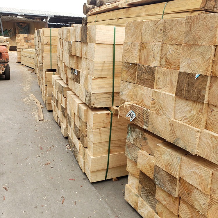 邦皓源头工厂供应新西兰松木方定制辐射松枕木垫设备道木建筑方木量大从优