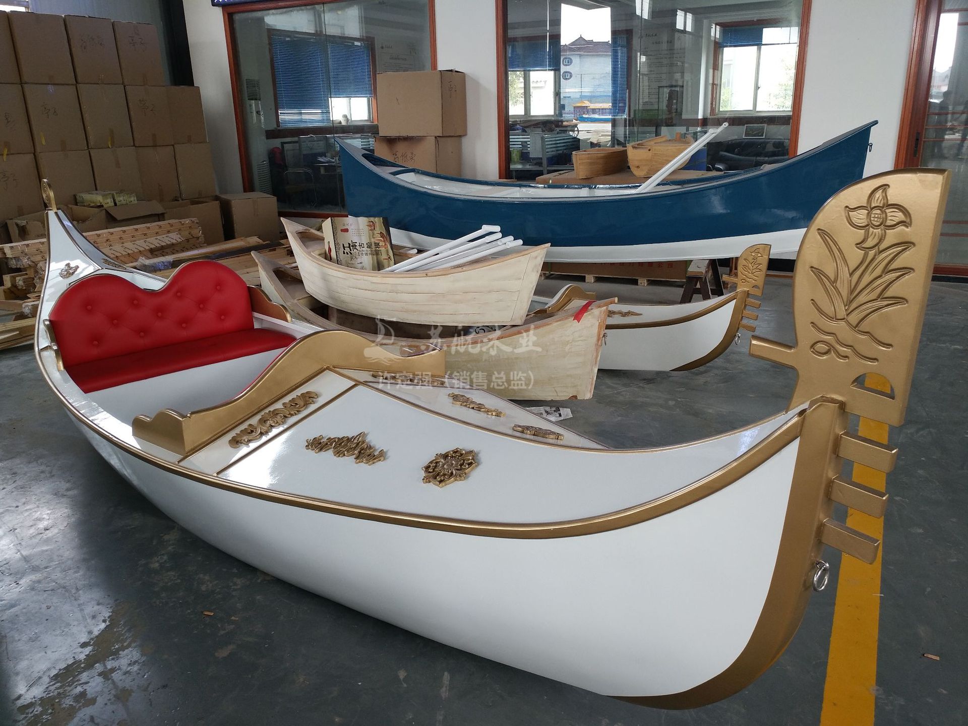 苏航厂家供应4米威尼斯贡多拉观光摄影道具手划船电动贡多拉船示例图8