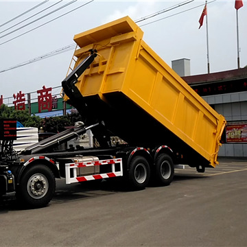 大型东风天龙25吨污泥运输车 提拉能力强 国六东风天龙25吨勾臂垃圾车新报价图片