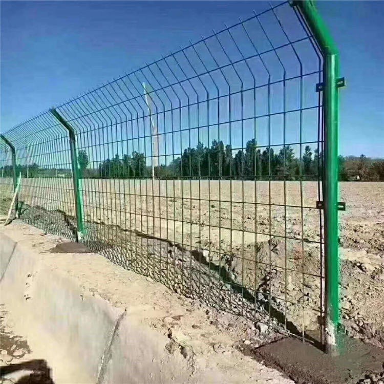 港天铁丝网围栏网双边丝护栏网高速公路防护网果园圈地隔离养殖网