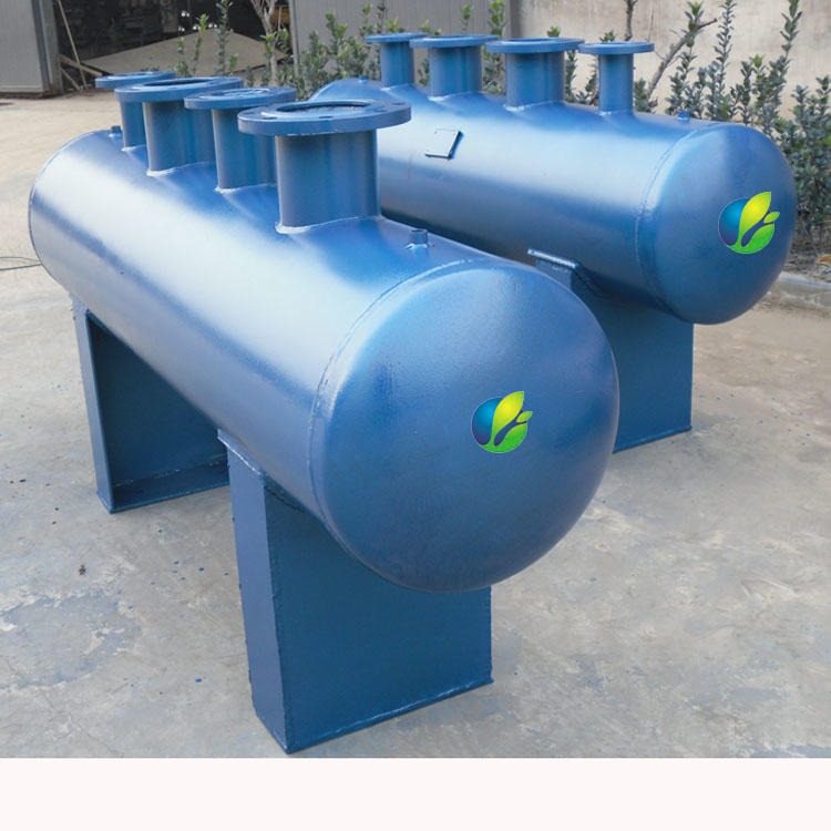 平乡采暖供水分集水器 供暖分集水器 DN600水表主柱分流器图片