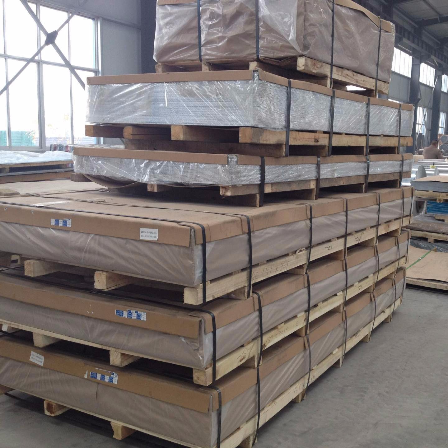 山东晟宏铝业供应1060 3003 5052 6061系列国标合金铝板 贴膜光面板，规格齐全