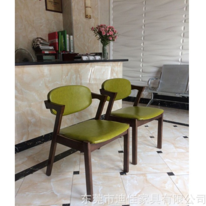 迪佳现代简约PU软包咖啡椅咖啡厅餐厅水曲柳休闲椅实木餐椅图片