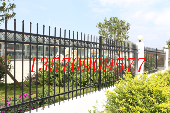 海南护栏厂家 专业生产各种锌钢栅栏 万宁小区隔离栅优质 三亚围栏示例图1