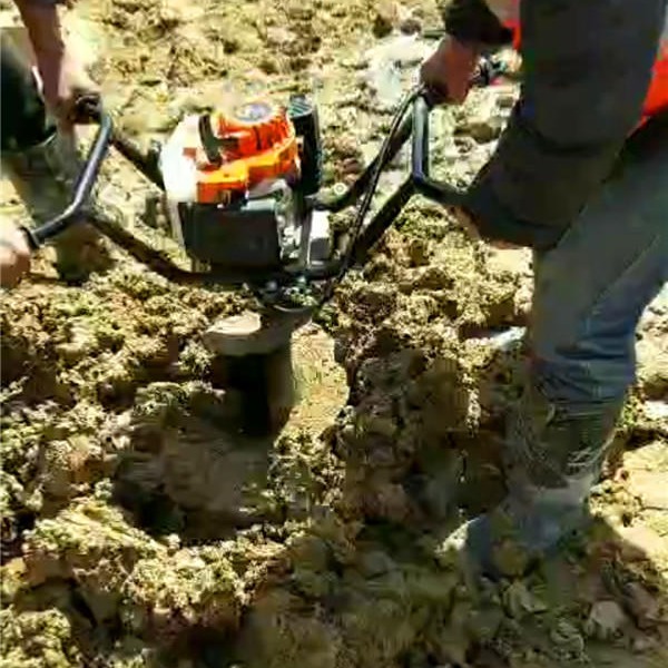 用清桩工具掏管桩泥土 掏管桩取土的设备 搅桩取土机图片
