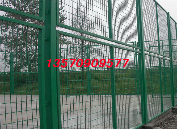 广东长期供应优质框架护栏网 边框围栏网 高速公路护栏网示例图5
