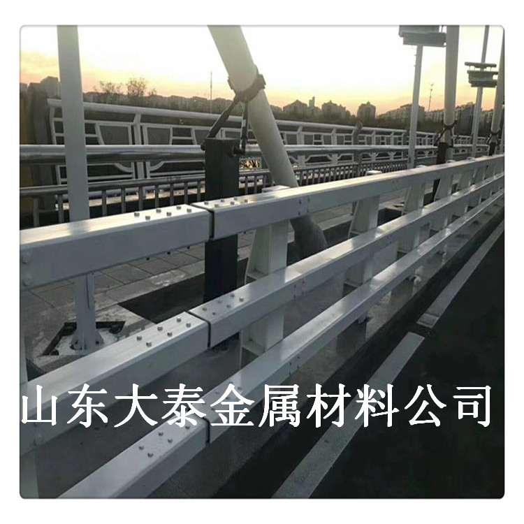 大泰加工 木纹转印景观河道栏杆 天津304不锈钢景观栏杆