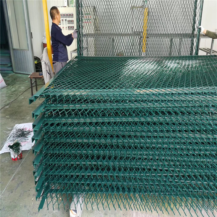 铁路护栏网铁路绿色焊接网8002铁路防护栅栏