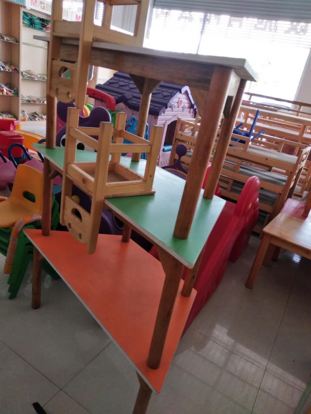广西崇左江洲区幼儿园上下层木床  塑料床  环保塑料