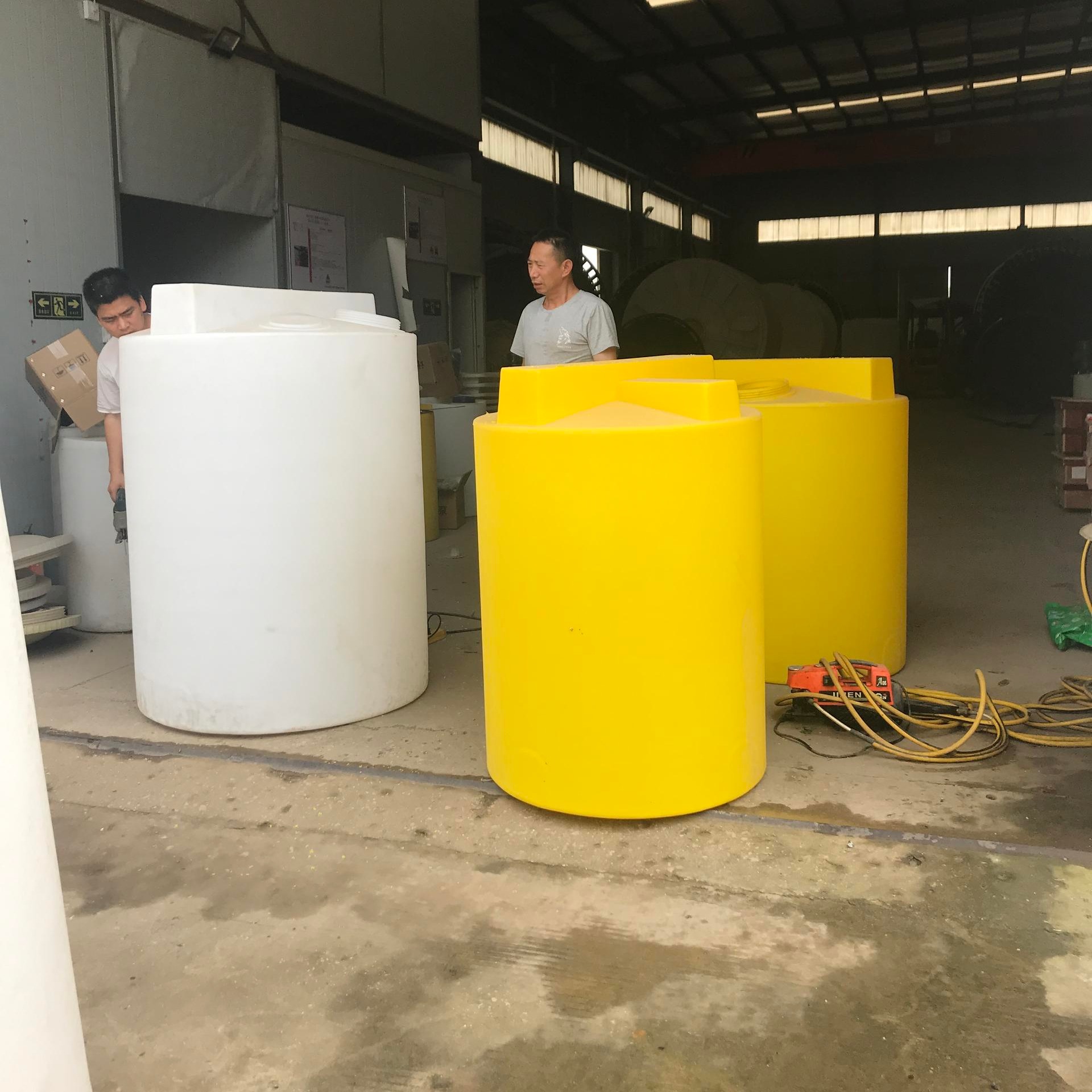 黄石卖搅拌罐PE的厂家 500升强酸碱加药桶储存 洗洁精搅拌配制桶