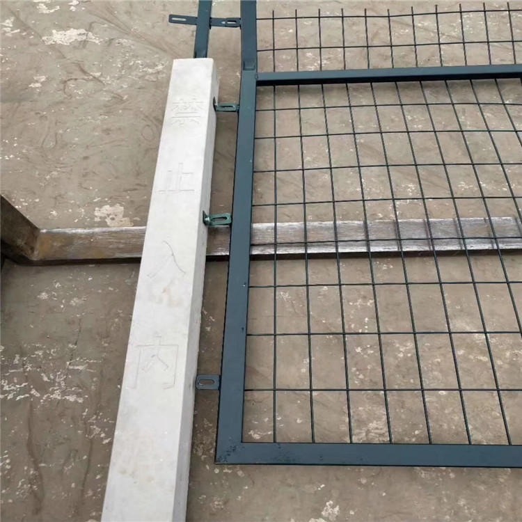 高铁水泥立柱防护栅栏 水泥立柱现货供应 2.2米高水泥立柱厂家直销