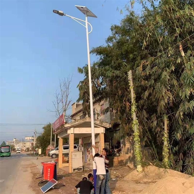 鑫永虹乡村自动感应太阳能充电路灯 6米LED大功率高亮路灯