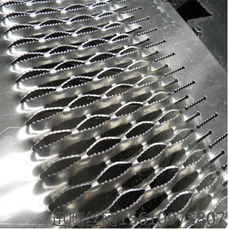 金属齿型冲孔板 厂家冲孔板楼梯板 重庆工厂平台洞洞板示例图7