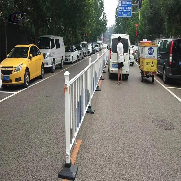 德兰现货批发市政道路护栏 市政交通安全道路护栏 定制人行道路防撞栏