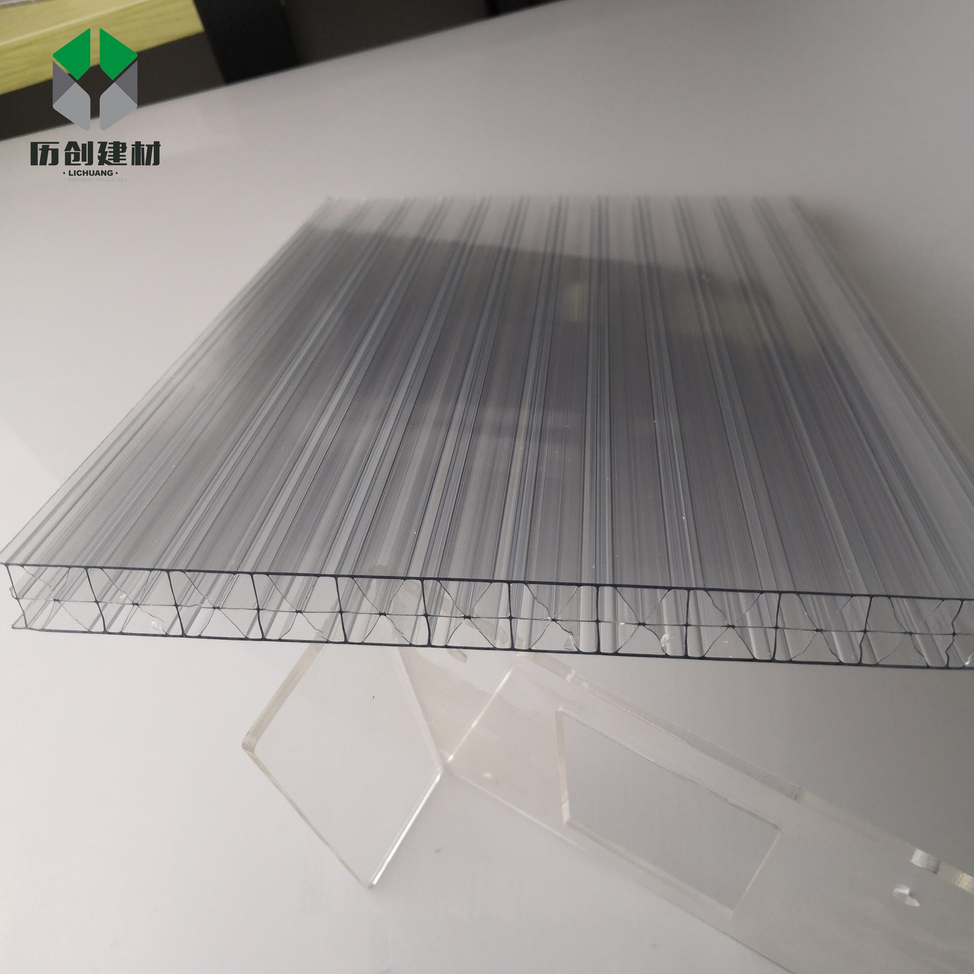 广东历创厂家批发供应18mm透明两层阳光板米字格pc板材顶棚车棚过道雨棚PC板