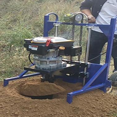 捷亚7马力挖桩芯取土机    管桩掏泥机    桩基取土机掏挖装置配置汽油动力大图片