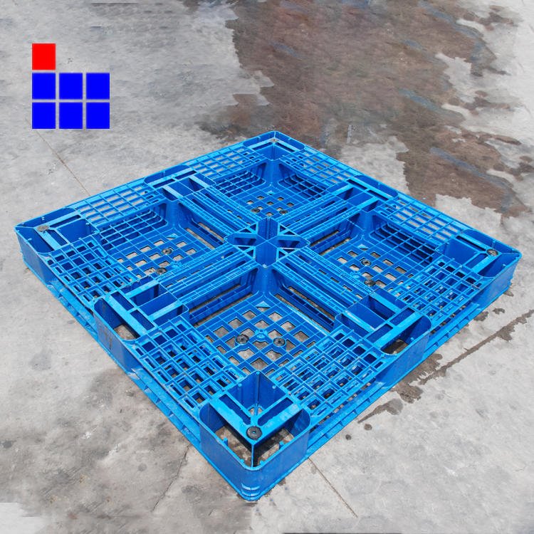 青岛塑料垫板厂家供应平面蓝色塑料托盘四面进叉整洁美观