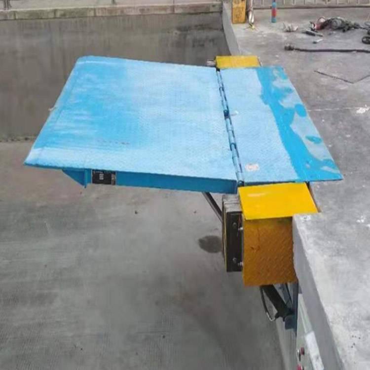 固定登车桥 仓储装卸叉车升降台 月台登车桥 简易液压升降调节板 齐力生产商