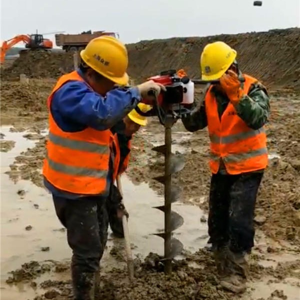 管桩芯掏土机长久作业 清桩孔泥巴工具 挖桩取土机好帮手