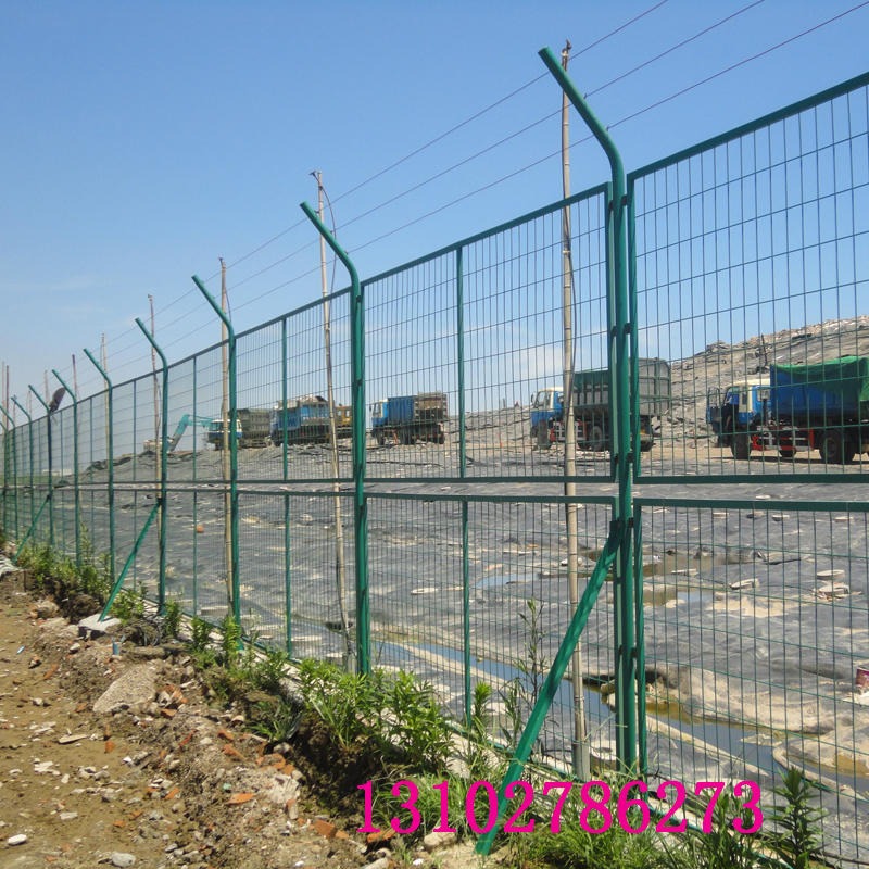 铁路护栏安装 铁路护栏生产厂 铁路安全护栏
