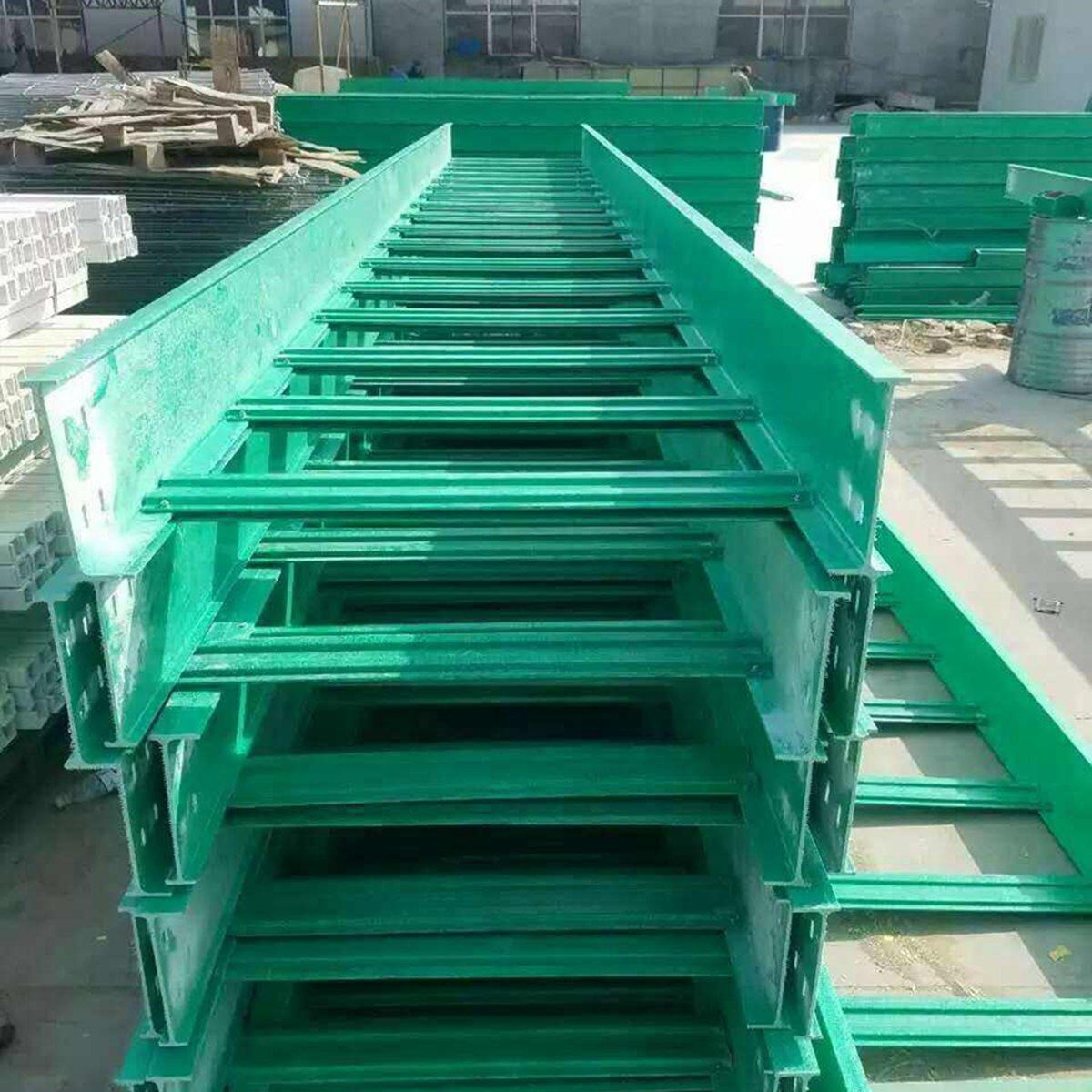 玻璃钢400×200mm电缆桥架设备 江苏霈凯纺织厂桥架