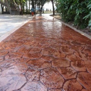 贵州美丽城市人行道施工 彩色生态透水混凝土 铜仁地区沥青路面改造