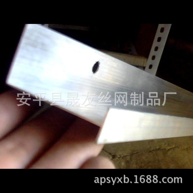 供应河南郑州外墙施工用保温板托架 U型铝合金卡条槽钢角钢托架示例图17