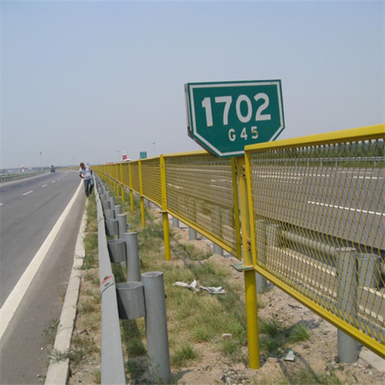 博安厂家直销高速公路防眩网 高速中间防眩目护栏定制