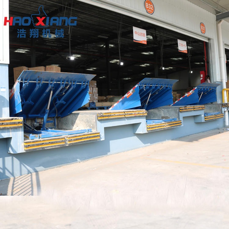 浩翔热销液压式登车桥 集装箱升降卸货平台 斜坡式高度调节板供应商