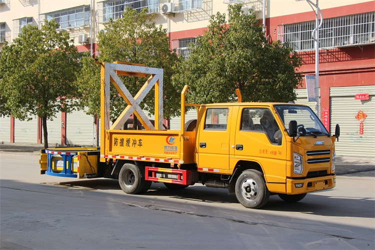 杭州程力  12吨市政维修防撞车