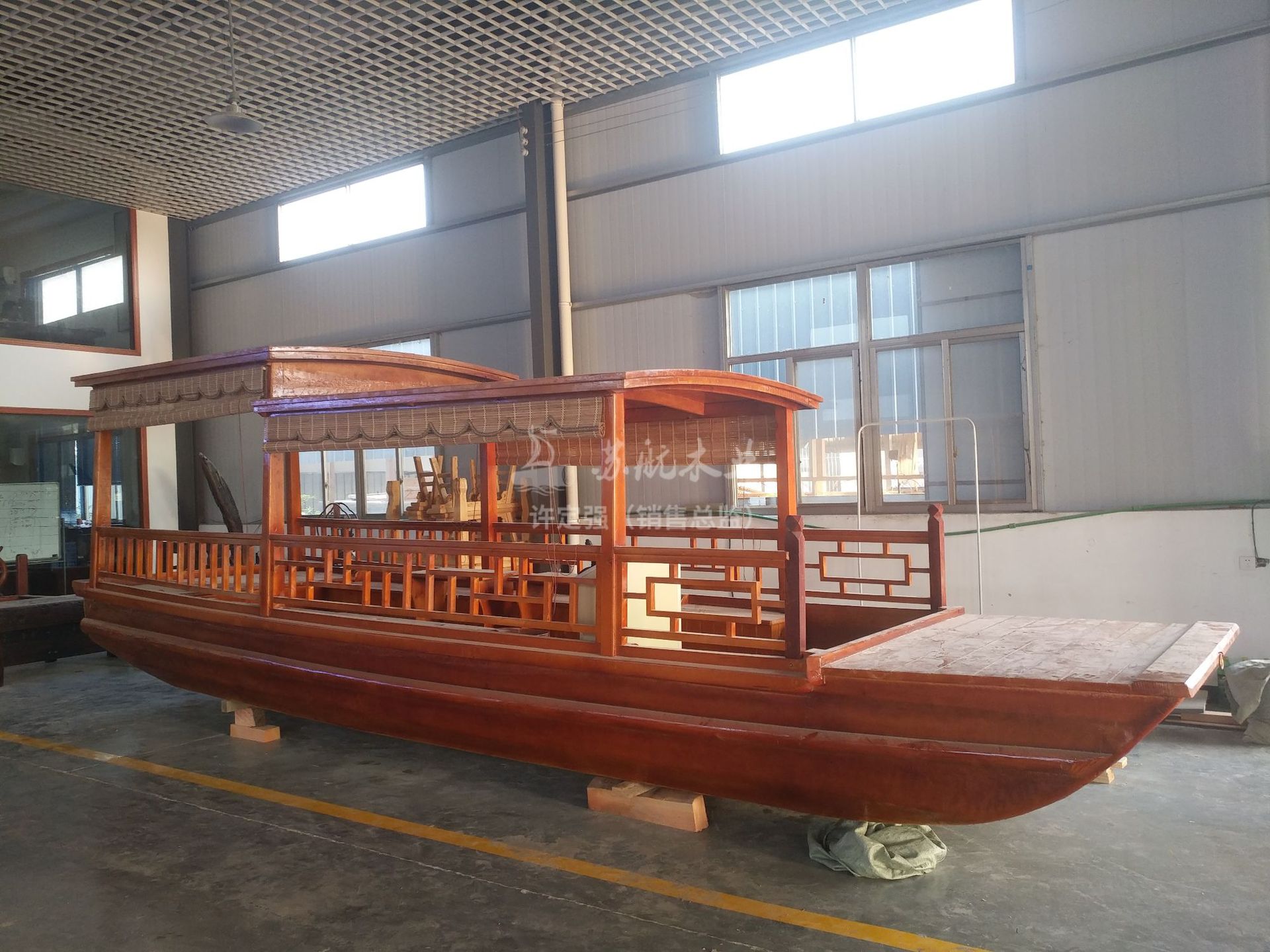 厂家供应6米仿古手划木船电动高低蓬手划船8人观光乌篷摇撸船示例图8