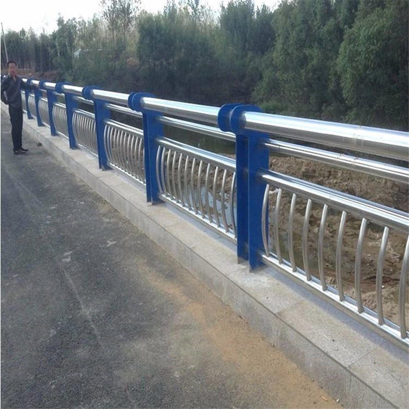 不锈钢碳素钢复合管栏杆 201桥梁防撞护栏 聚晟 河道沿河湖景观护栏 304马路道路护栏