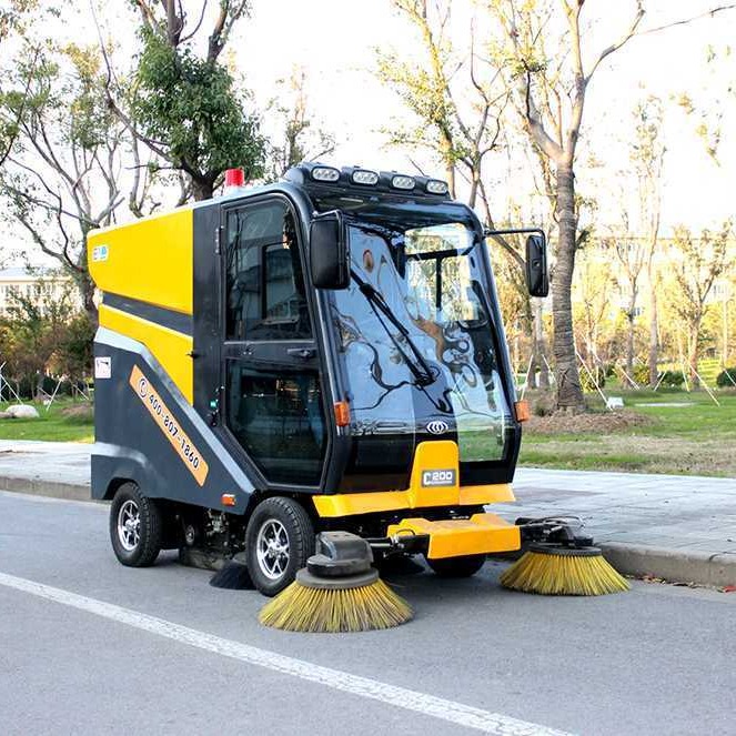 小区电动商场驾驶式扫地车 辉宏 库扫路车价格新能源电动扫地车