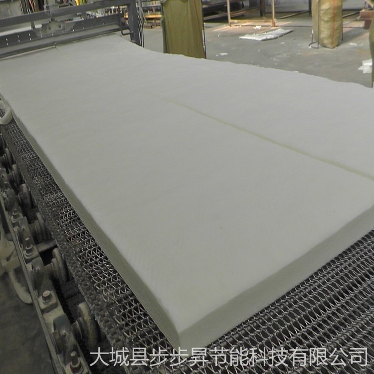 防水硅酸铝纤维毡价格   步步昇厂家批发生产硅酸铝保温棉毡  标准硅酸铝毡渣球含量低
