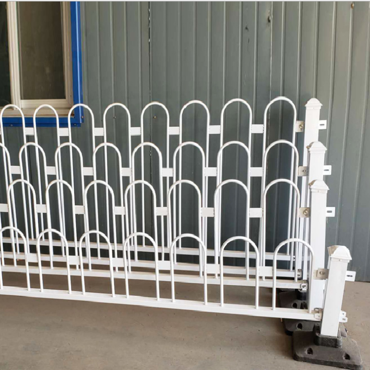 孝中 锌钢护栏涂装设备 别墅锌钢护栏大门 锌钢护栏的市场前景