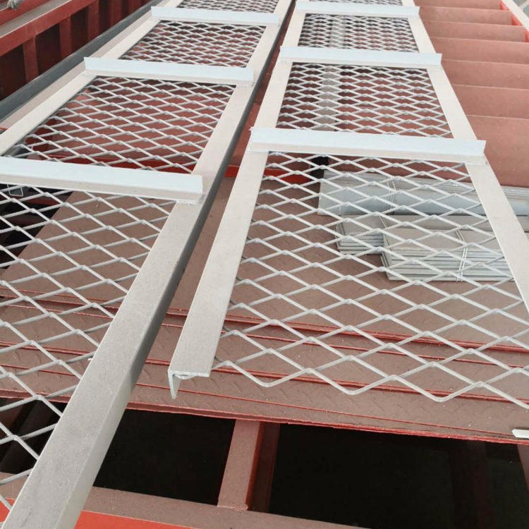 亚奇4×8cm钢板网生产厂家 菱形钢笆网 带边框钢板网架加工定做