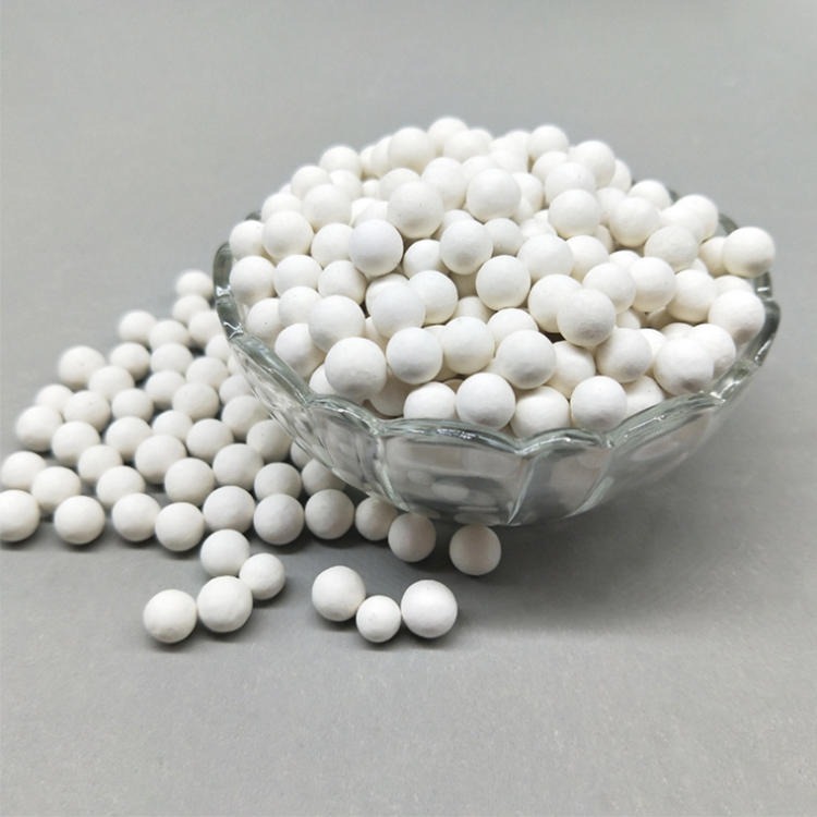 河南瑞思厂家直供原生92%活性氧化铝球干燥剂 含氟水处理 4-6mm三氧化二铝吸附球图片