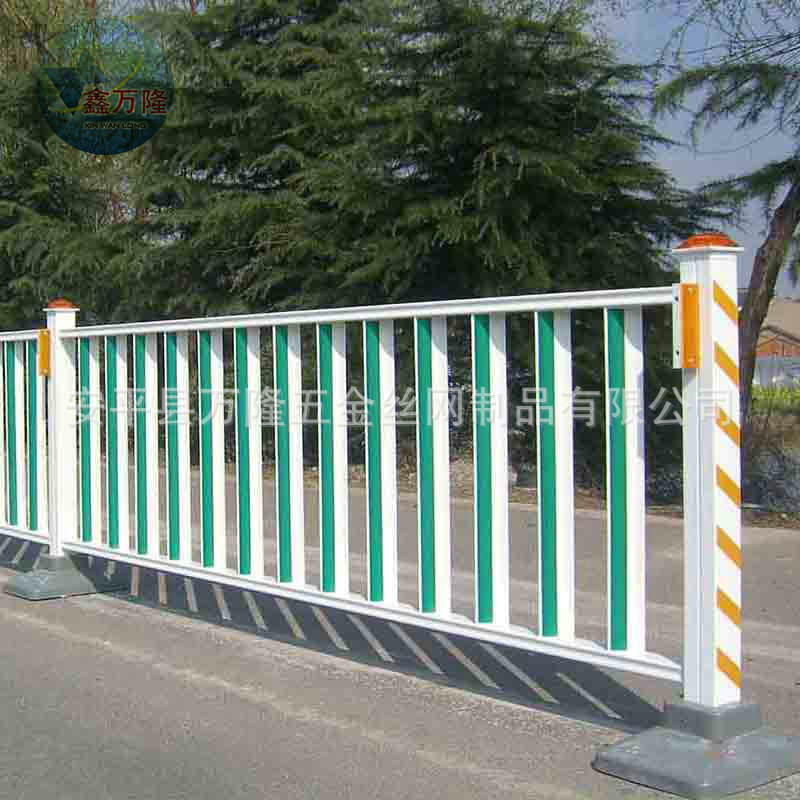 现货供应 道路锌钢护栏|市政道路交通防护栏|喷塑锌钢市政护栏示例图6