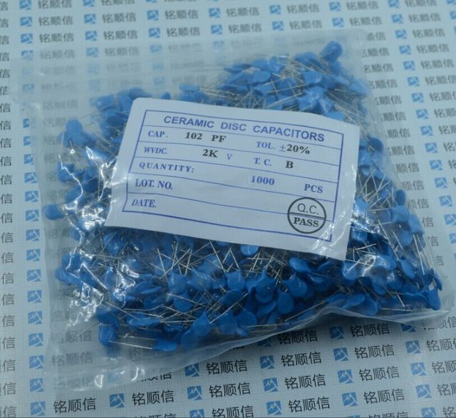 蓝色高压瓷片电容471PF 3KV 102PF 2KV实物拍摄深圳现货