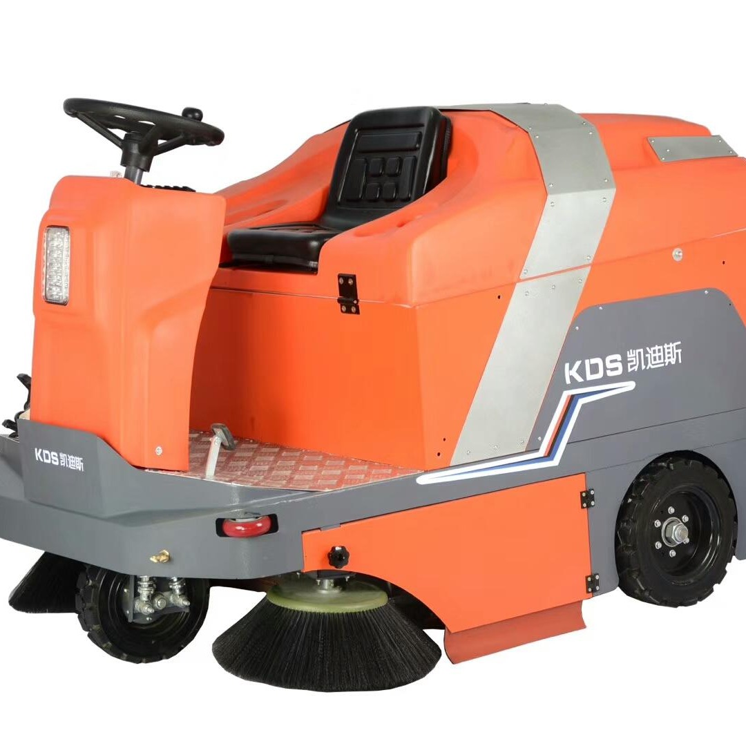 嘉兴工厂物业学校保洁清扫车电动工业驾驶式扫地机凯迪斯S5