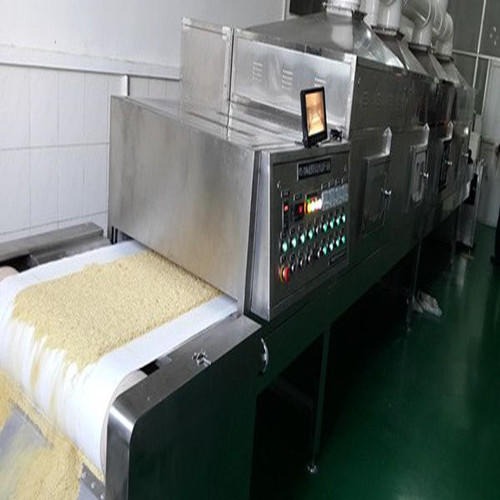 微波面包糠烘干灭菌设备_面包糠低温干燥杀菌机