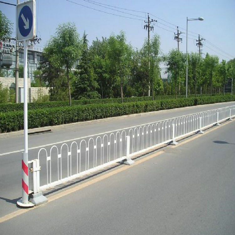 市政交通护栏|京式隔离栅|道路围栏防护网|公路隔离网|铁马厂家示例图2