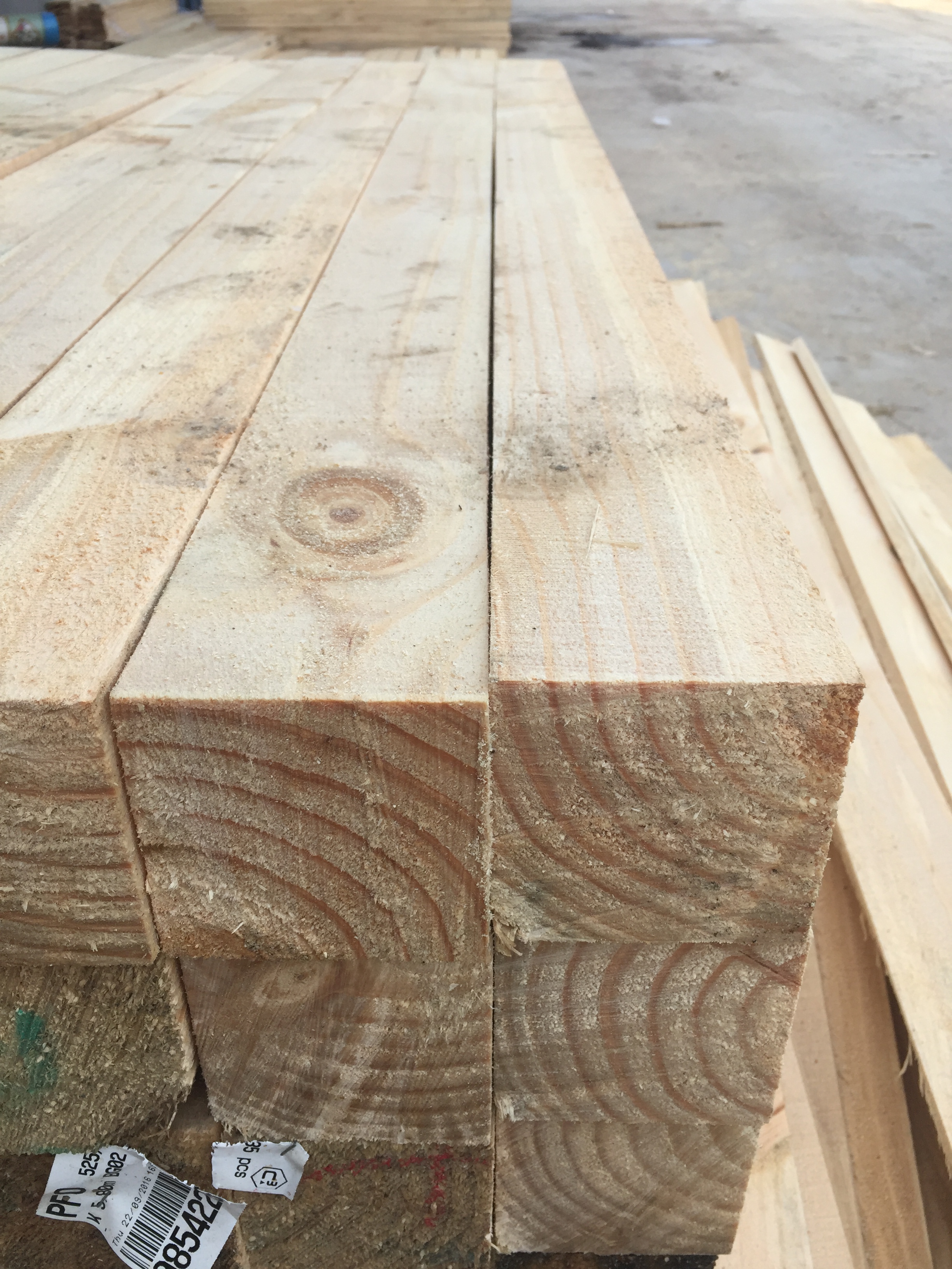 木材加工厂销售建筑松木方 建筑用木方